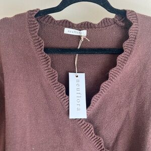 Neuflora Women's V-Neck Sweater in Rich Brown